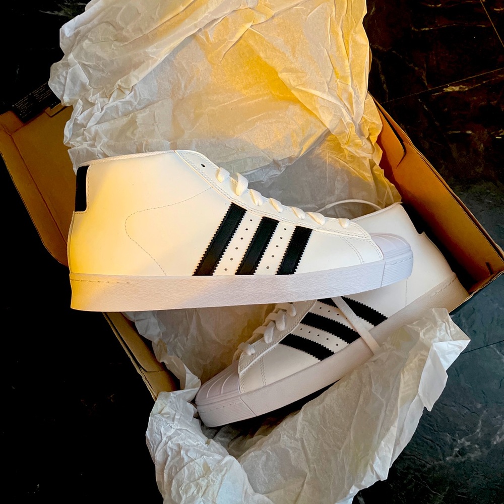 ADIDAS SUPERSTAR VULC MID PRO MODEL SIZE 9 MEN